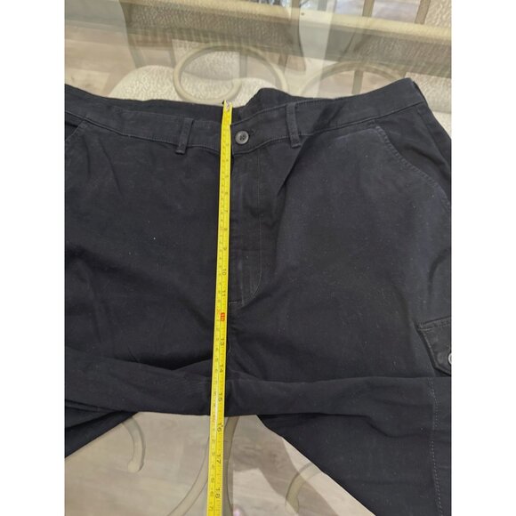St. Johns Bay Mens Black Cargo Shorts 44 Cotton/Spandex Made In Pakistan - Picture 4 of 6